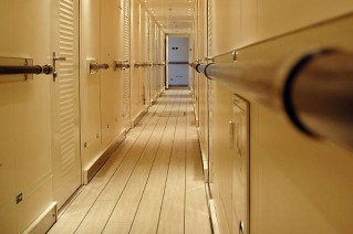 Explorer Motor Yacht ATMOSPHERE - Hall